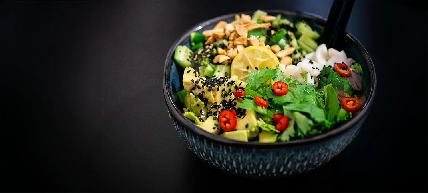 Quinoa-Energie-Bowl mit Zitrusdressing